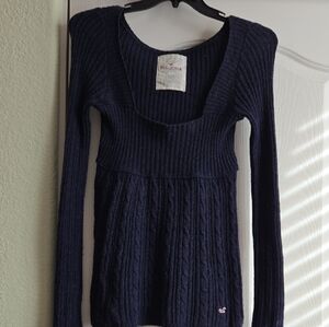 Hollister Women's Navy V-Neck Sweater